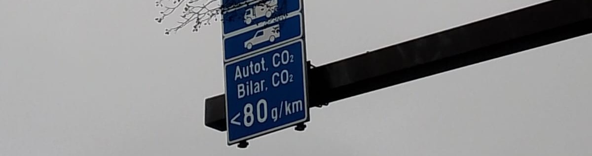 Znak drogowy z regulacją poziomu CO2
